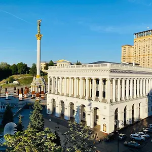 Апартаменты Amazing View Of Independence Square 